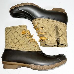 Quilted Lace-Up Ankle Rain Boots in Khaki